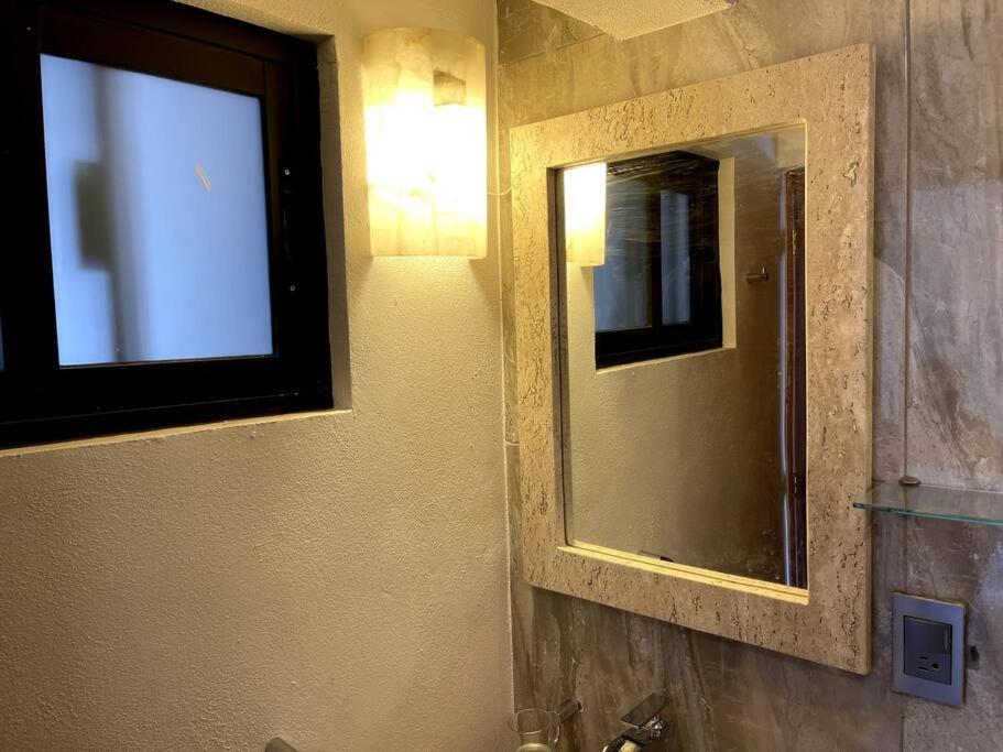 Suites C O V A D O N G A Mexico City Room photo